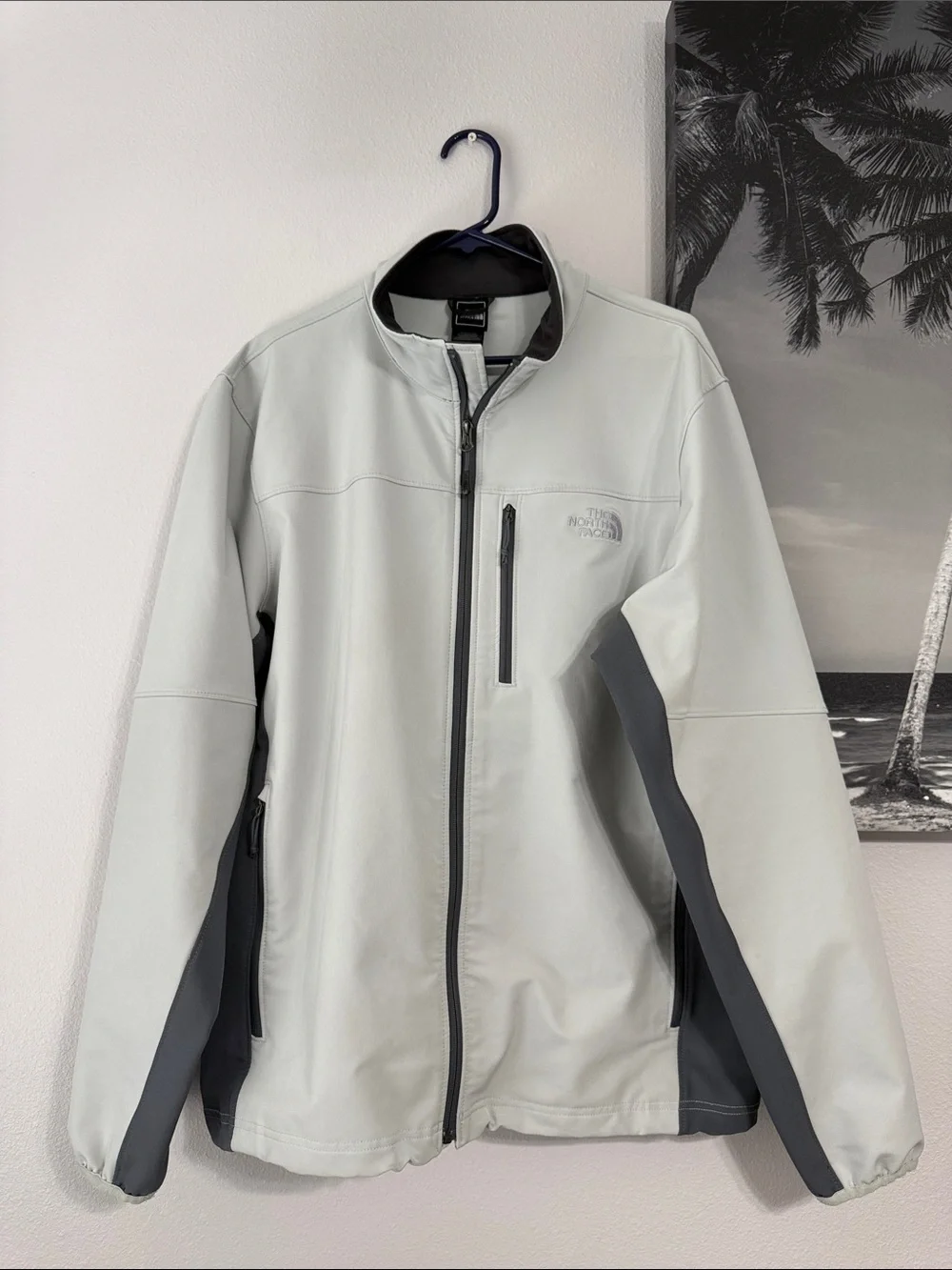 The North Face Men’s XL Gray Two-Tone Softshell Jacket Full Zip